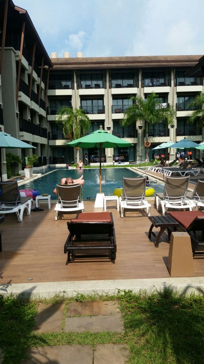 הבריכה במלון Ananta Burin Resort